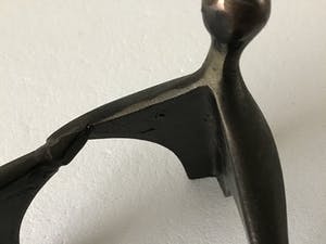 Corry Ammerlaan - Glazen schaal op sculptuur kopen? Bied vanaf 45!