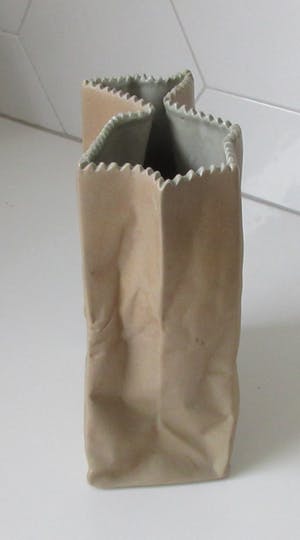 Tapio Wirkkala - Steengoed Pop Art "Papieren zak vaas" voor Rosenthal kopen? Bied vanaf 60!