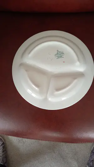 Firma Regout & Co - Platte schaal drievaks dekor Cenis. kopen? Bied vanaf 45!