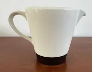 N.V. Keramische Industrie Fris - (melk)kan servies Jubilant ontwerp W.H. De Vries kopen? Bied vanaf 20!