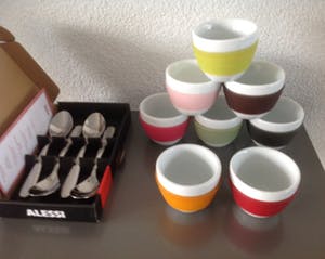Alessi - Vier Alessi-lepels in doos en acht Koziol espressokopjes kopen? Bied vanaf 22!