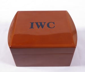 IWC - Electronic 18K Goud, Zwitsers herenhorloge met zwart lederen band kopen? Bied vanaf 1600!