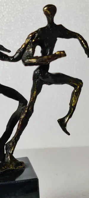 Niet of onleesbaar gesigneerd - Abstract bronzen sculptuur kopen? Bied vanaf 1!