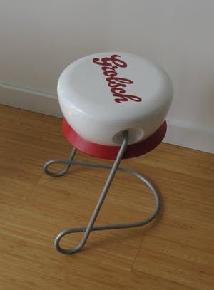 Niet of onleesbaar gesigneerd - De beroemde Grolsch kruk in de vorm van een beugeldop kopen? Bied vanaf 10!