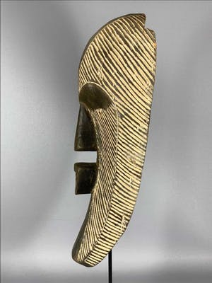 Songye - Tribal used Old African female mask from the Songye Kifwebe - Congo. kopen? Bied vanaf 45!