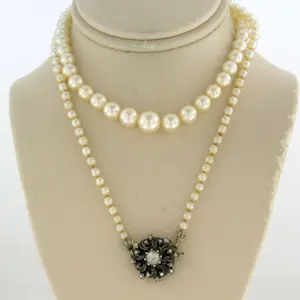 Goud met zilver slot bezet met diamant met een rij parels - 52 cm kopen? Bied vanaf 222!