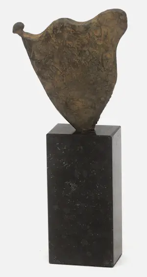 Tjikkie Kreuger - Bronzen beeld: Voorstelling van een figuur met een uitwaaierend gewaad kopen? Bied vanaf 299!