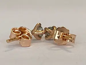 18 kt rosegouden oorstekers met diamanten ca 0,23 crt kopen? Bied vanaf 160!