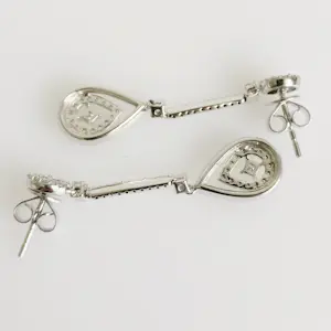 Diamanten set - Halsketting en oorbellen kopen? Bied vanaf 5500!