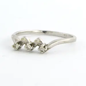 14k wit gouden ring bezet met briljant geslepen diamant 0.09 karaat kopen? Bied vanaf 160!