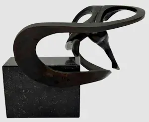 Frans van Straaten - Bronzen sculptuur: naakte dame op marmeren voet kopen? Bied vanaf 450!