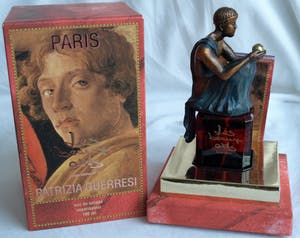 Patrizia Guerresi - Bronzen beeld op parfumfles , “Paris” – Les Beaux Arts – ca 1997 kopen? Bied vanaf 75!