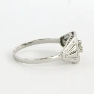 18k witgouden ring bezet met oud Europees slijpvorm geslepen diamant kopen? Bied vanaf 135!