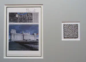 Christo - Project " Wrapped Reichstag "Berlin - 1995 handgesigneerd inc. stofmonster kopen? Bied vanaf 139!