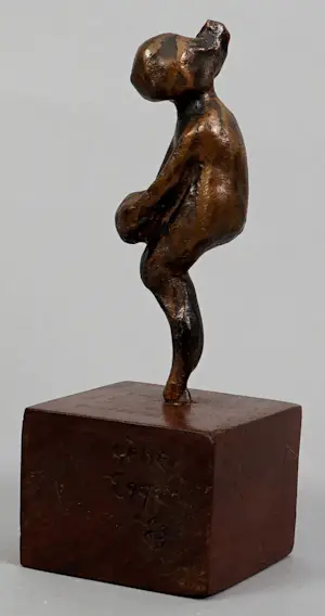 Gene Eggen - Bronzen sculptuur: meisje met een bal kopen? Bied vanaf 399!