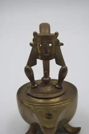 Niet of onleesbaar gesigneerd - Antieke Bronzen Diya Offer Olielamp (20e eeuw kopen? Bied vanaf 1!