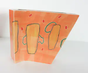 Ines de Booy - Twee kleurrijke keramieken vazen met golfende vorm kopen? Bied vanaf 60!