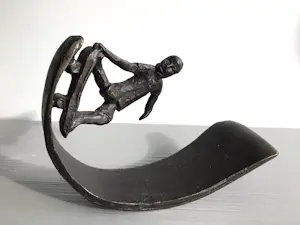 Astrid Veldhuyzen-Koppen - Sculptuur “ Volop in beweging “ kopen? Bied vanaf 45!