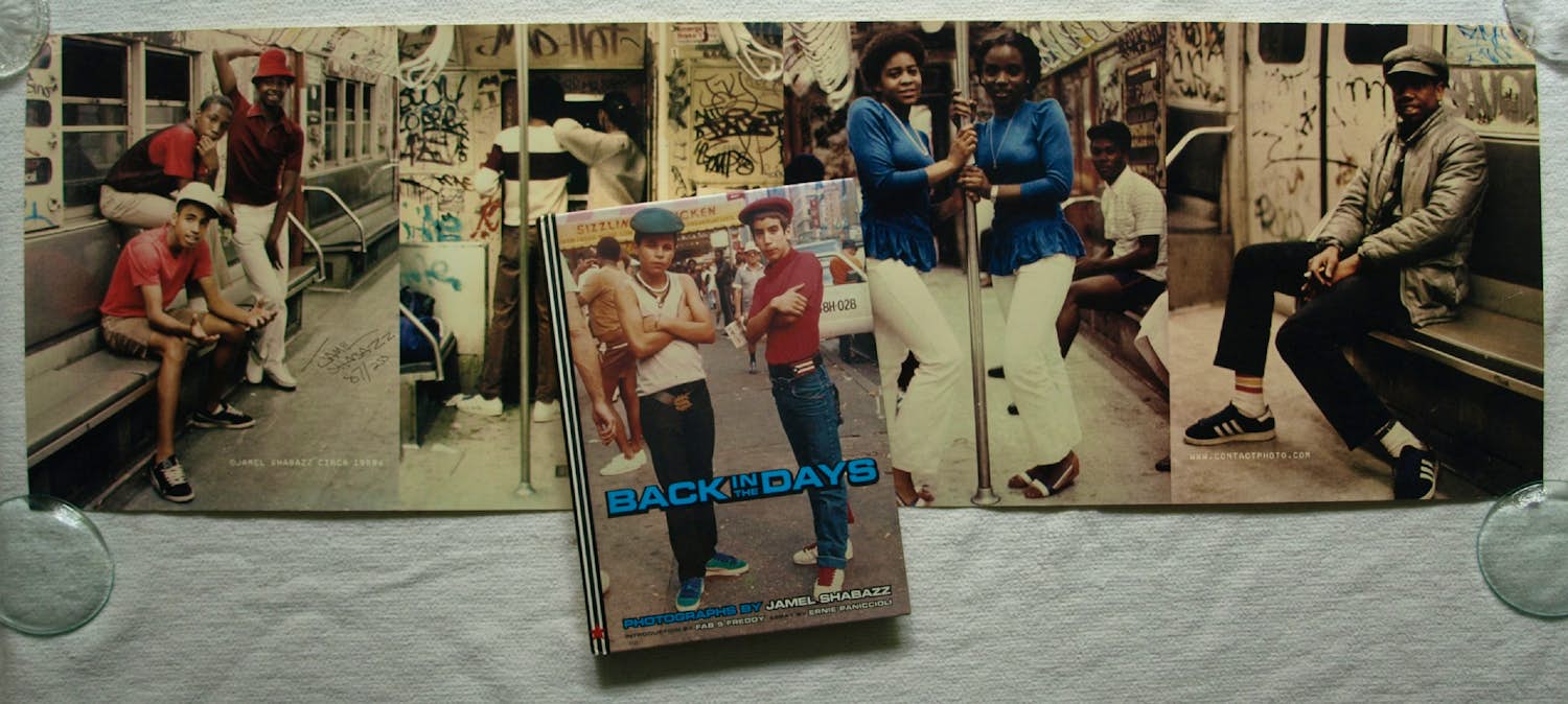 Jamel Shabazz - Gesigneerde foto (4 foto’s op 1 blad) + gesigneerd fotoboek “Back in The Days” kopen? Bied vanaf 250!