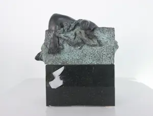 Pepe Gregoire - Brons, Liggend figuur + 2 boeken! kopen? Bied vanaf 400!