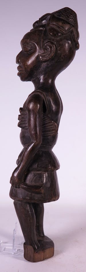 Kuba - Mannelijk houten beeld van krijger kopen? Bied vanaf 1!