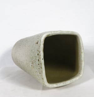 Pieter Groeneveldt - Lot van drie aardewerken vaasjes kopen? Bied vanaf 45!