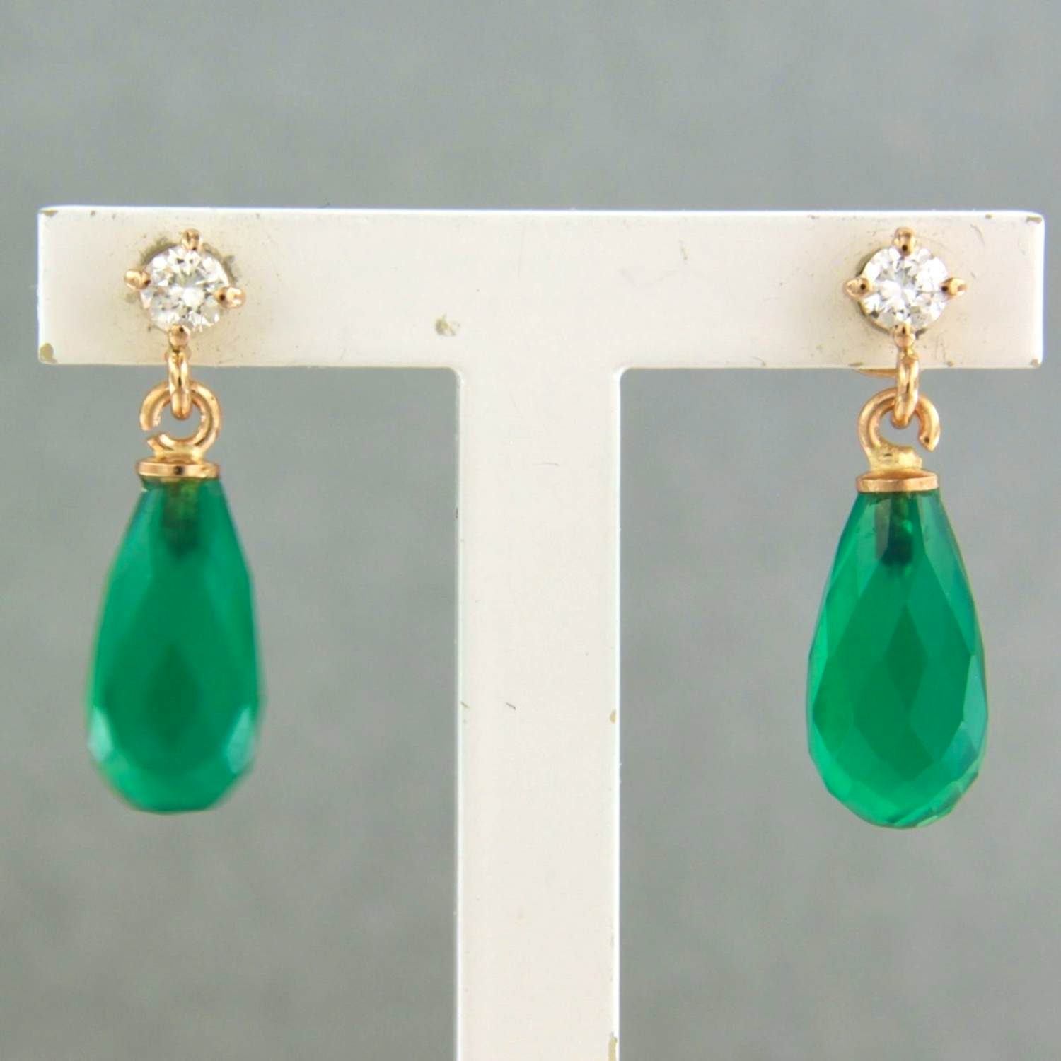 18k gouden oorhangers met chalcedoon en briljant geslepen diamant tot. 0.28ct kopen? Bied vanaf 350!