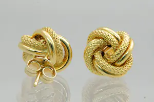 16-  Elegant paar 18krt gouden oorstekers model met fraai afgewerkte "knopen" kopen? Bied vanaf 140!