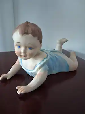 Buy Onbekend - Baby beeldje jaren 50? Bid from 25!