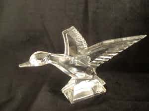 Niet of onleesbaar gesigneerd - J.G.Durand, Frankrijk - kristallen eend verkocht voor € 1!