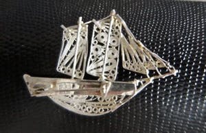 Niet of onleesbaar gesigneerd - Filigraine Broche 'Zeilschip' - met zilver keurmerk kopen? Bied vanaf 1!