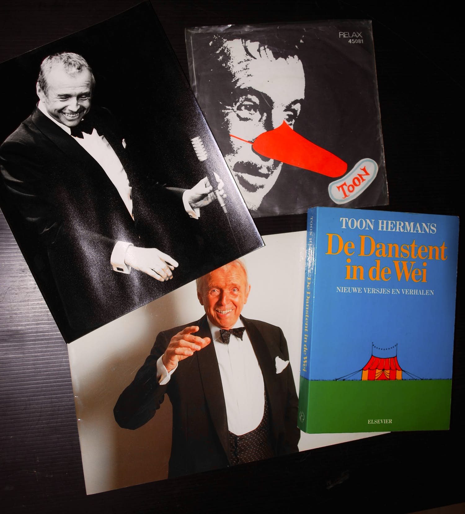 Toon Hermans - [4x] - gesigneerd boek - persfoto - brochure - vinyl single verkocht voor € 50!