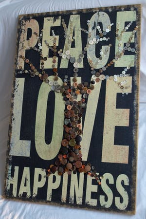 Niet of onleesbaar gesigneerd - Gemengde techniek, “Peace, Love, Happiness” kopen? Bied vanaf 1!
