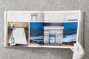 Christo - XXL Art Book L'Arc de Triomphe + originele stof, gesigneerd&genummerd - Taschen kaufen? Bieten Sie von 319!