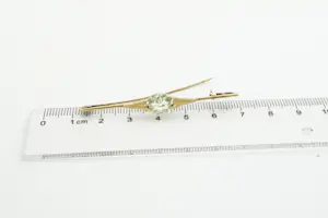 51- Vintage 14 Krt gouden jaren 50 Broche met lichtgroene cushion cut steen kopen? Bied vanaf 90!