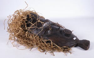 Lele - Initiatie masker met raffia vezels kopen? Bied vanaf 1!