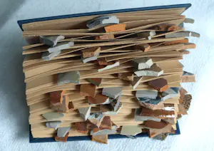 Christina Linaris-Coridou - Object , Boek met Stenen - 2011 kopen? Bied vanaf 10!