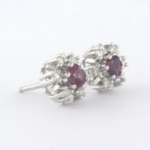 14k wit gouden oorknoppen met robijn en single cut geslepen diamant tot.0.15ct kopen? Bied vanaf 260!