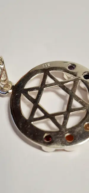 Nieuw zilveren Chakra hanger in de vorm van een hexagram kopen? Bied vanaf 55!