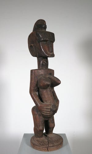 Marka - Hout en metaal, Staand vrouwenfiguur kopen? Bied vanaf 1!