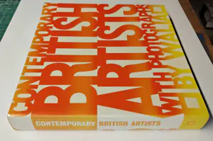 AcheterDiverse kunstenaars - Contemporary British Artists with photographs by Walia? Enchérissez de 25!