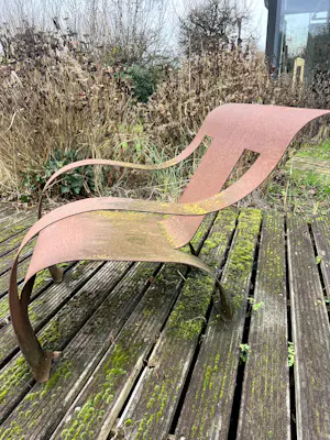 Dick Rakhorst - Prachtig abstract ijzeren fauteuil voor in de tuin kopen? Bied vanaf 100!