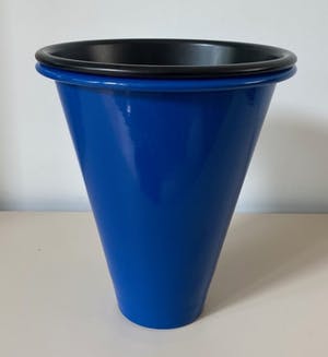 Niet of onleesbaar gesigneerd - Parisotto - Twee originele Memphis stijl design vazen kopen? Bied vanaf 1!