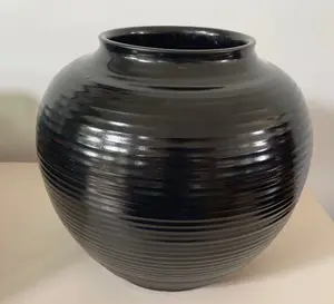 ADCO - XL zwarte ribbelvaas model 1012 kopen? Bied vanaf 1!