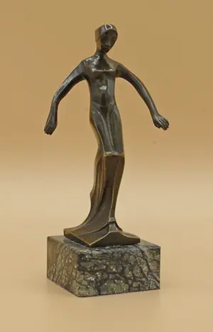 Cris Agterberg - vrouwenfiguur kopen? Bied vanaf 1500!