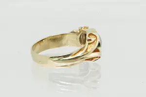 84 -  Klassiek model 14krt gouden ring met ovalen steen kopen? Bied vanaf 200!