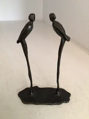 Corry Ammerlaan - Sculptuur “ IN GESPREK “. Gesigneerd kopen? Bied vanaf 1!