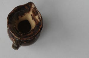 Jasba - kleine schenkkan - hoogglans glazuur - model 156? kopen? Bied vanaf 1!