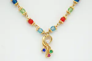 62 - Kleurrijke 20 karaat geel gouden halssieraad met gefacetteerde kralen kopen? Bied vanaf 800!