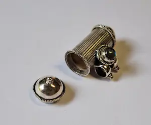 Zilveren wenskoker hanger met maansteen kopen? Bied vanaf 75!